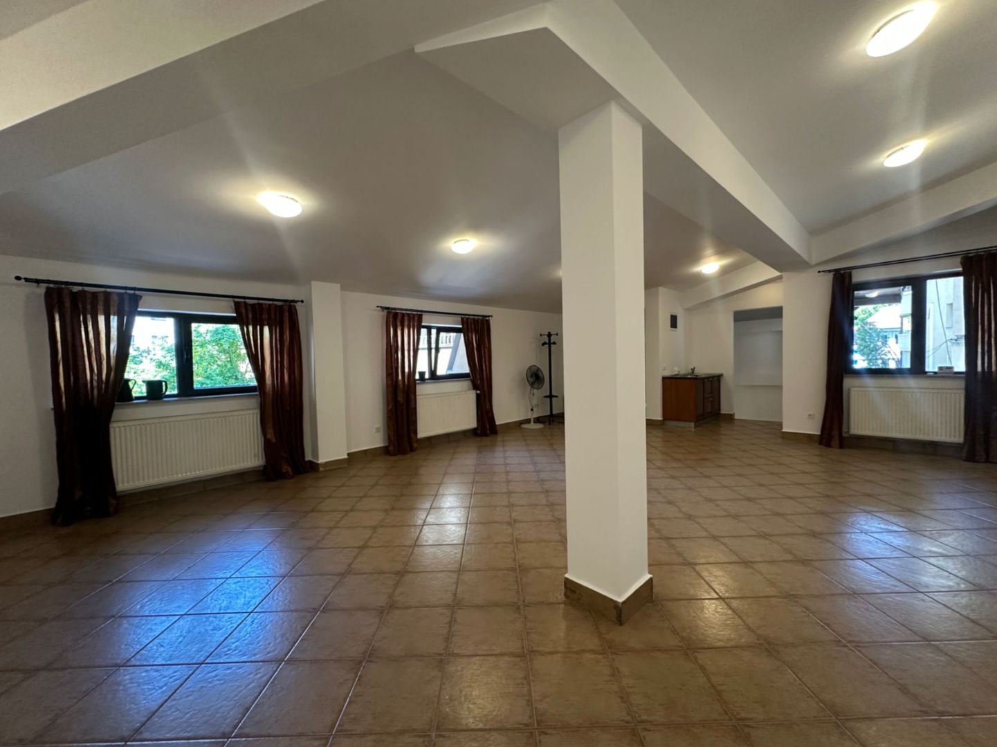 Casă / Vilă de inchiriere în zona Clucerului