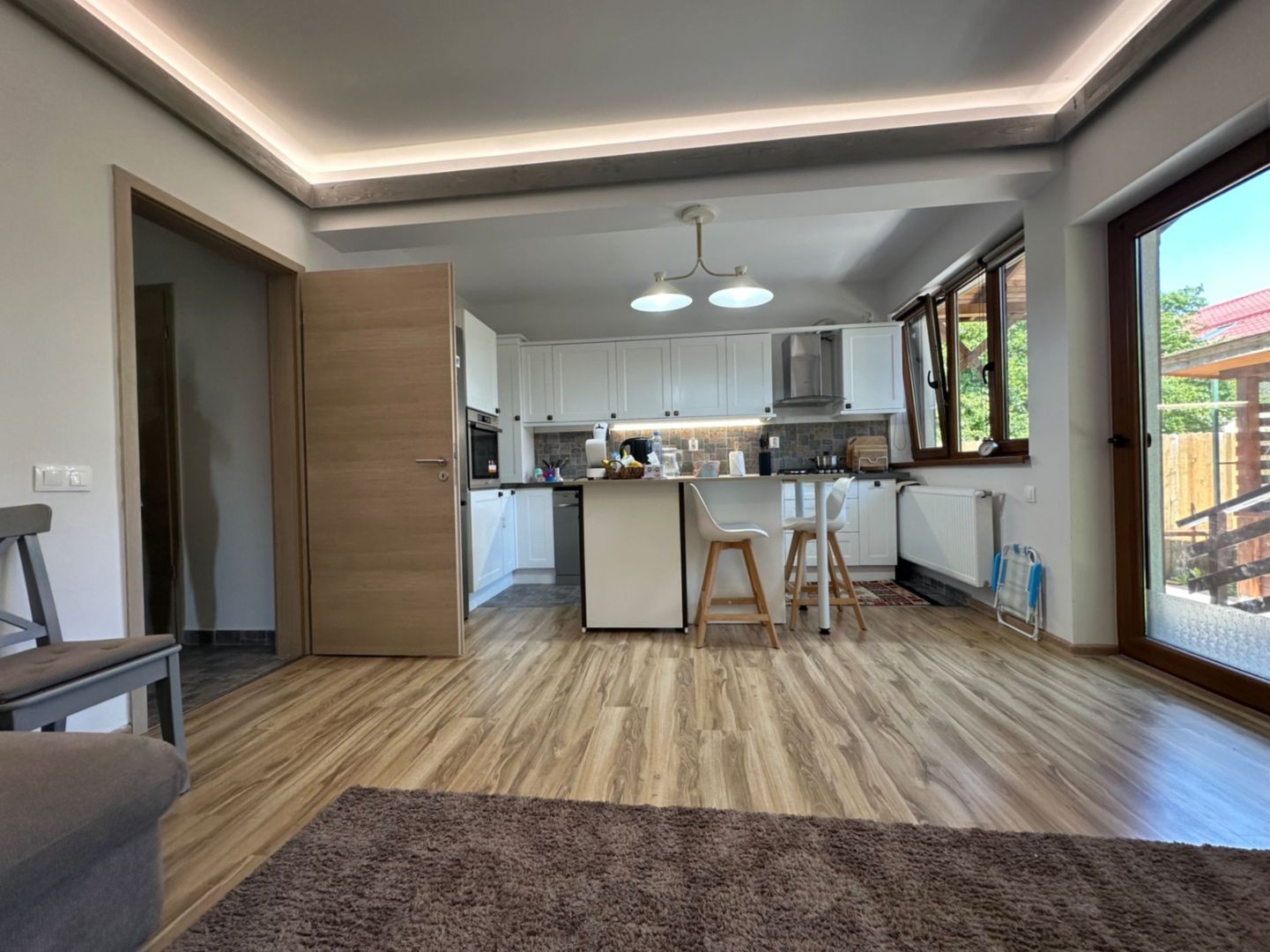 Vilă modernă în Corbeanca | Construcție solidă, 3 dormitoare + birou
