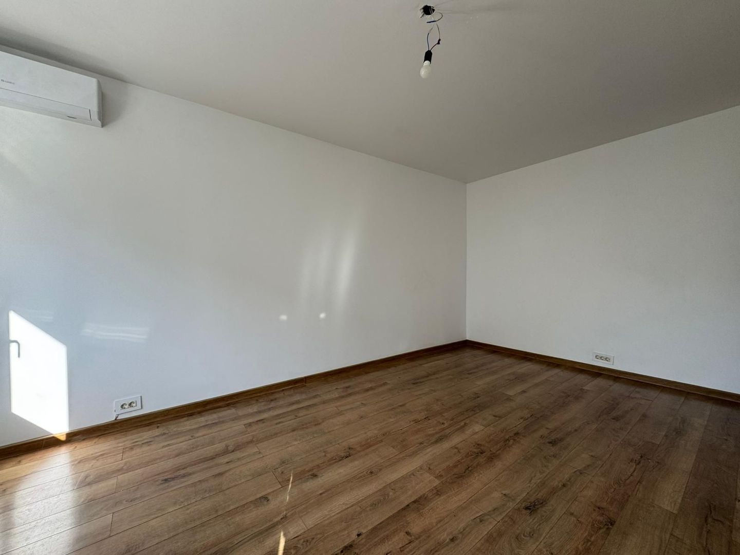 Apartament 3 Camere Băneasa | Renovat Complet | Etaj Intermediar | Vedere Sud