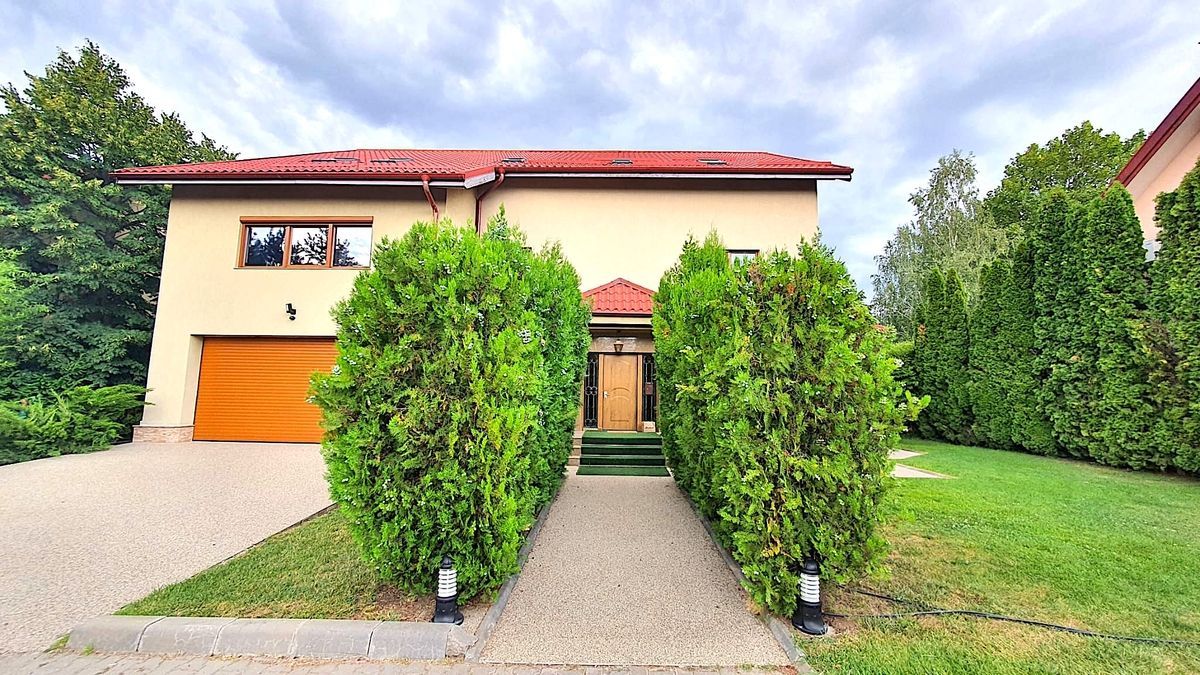 Vila de Lux cu Piscină Privată pe Iancu Nicolae | Băneasa Residential Park