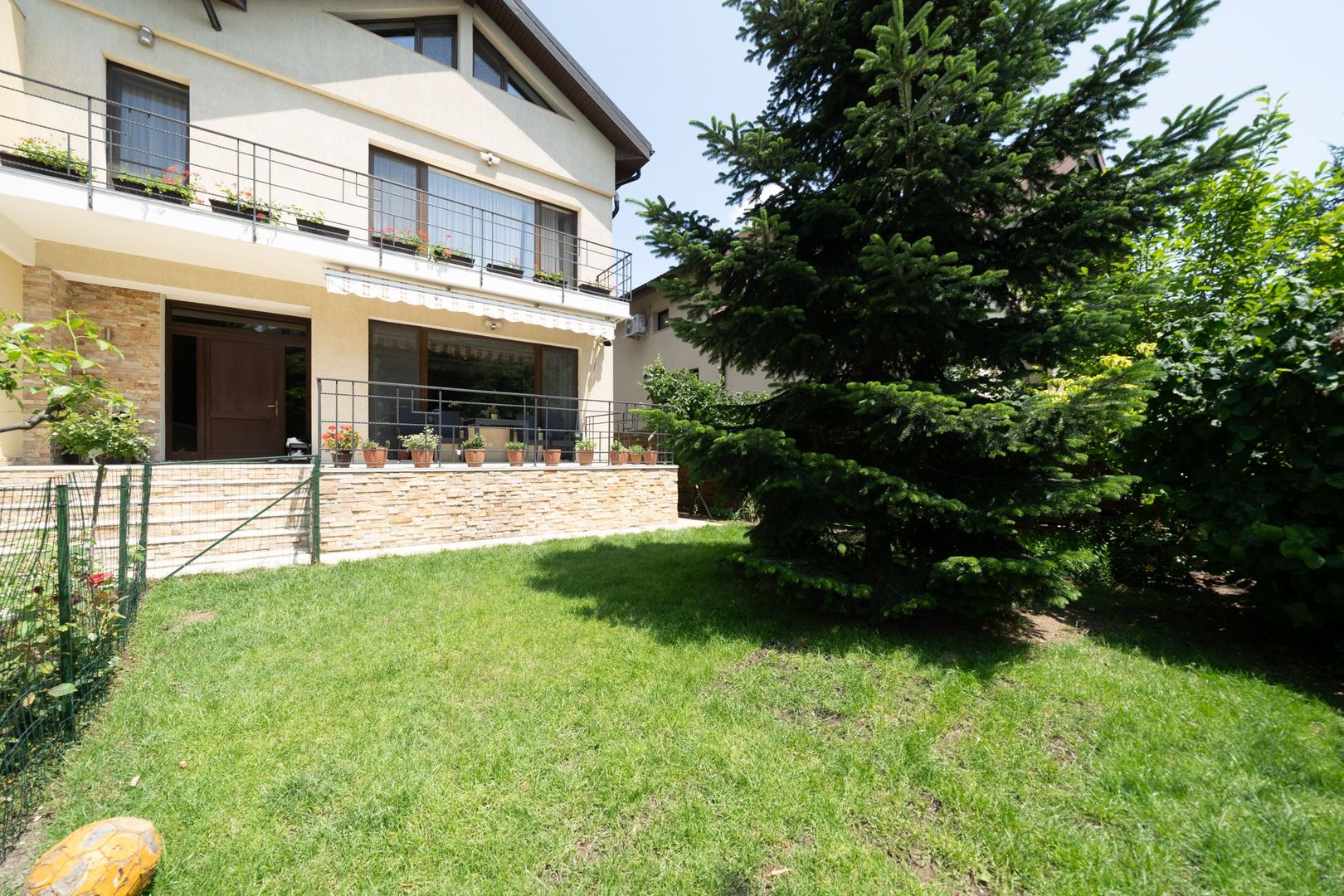 Vila Duplex Titan | Codrii Neamțului | Lângă Parc Titanel
