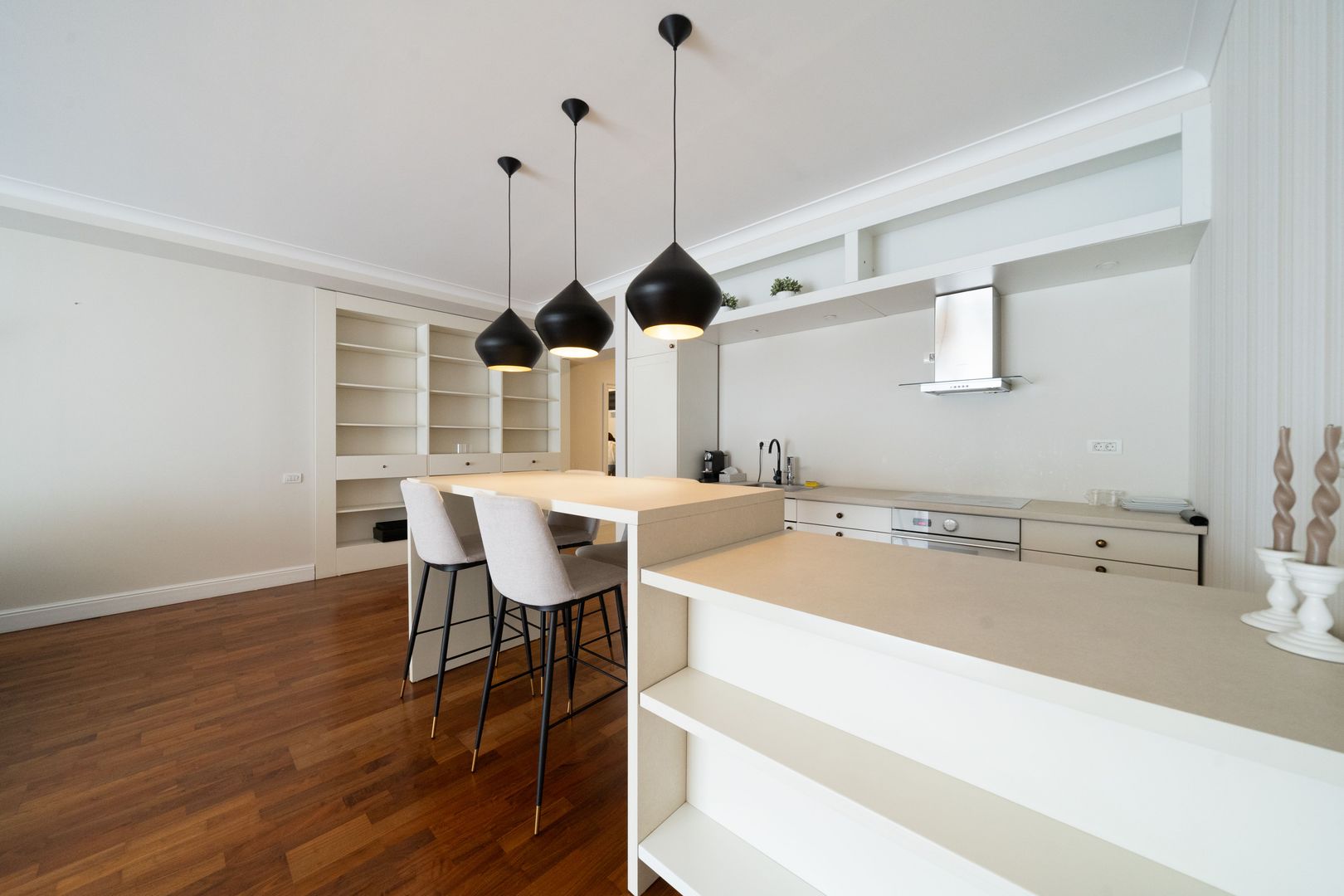 French Village | Aron Cotrus | 3 spacious rooms, parking and storage room