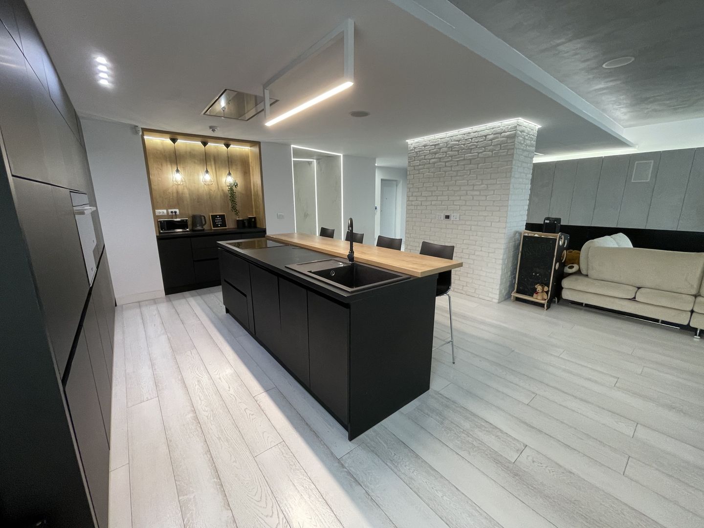 Stunning one-of-a-kind Penthouse with rooftop in Herastrau | Satul Francez