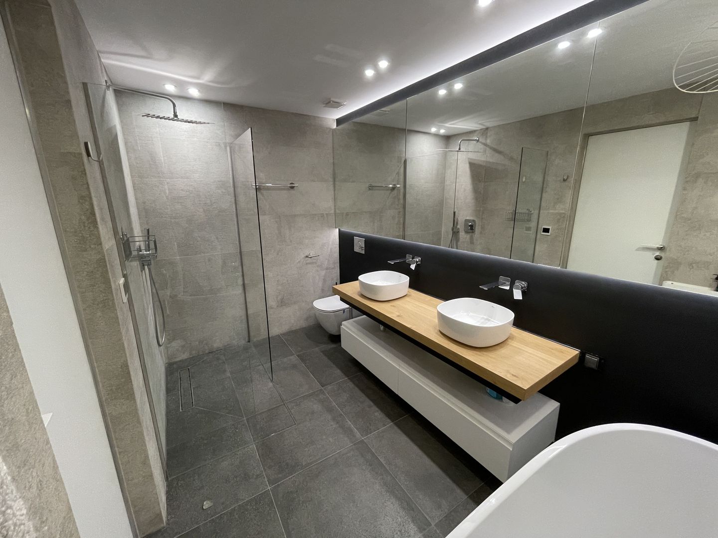 Stunning one-of-a-kind Penthouse with rooftop in Herastrau | Satul Francez