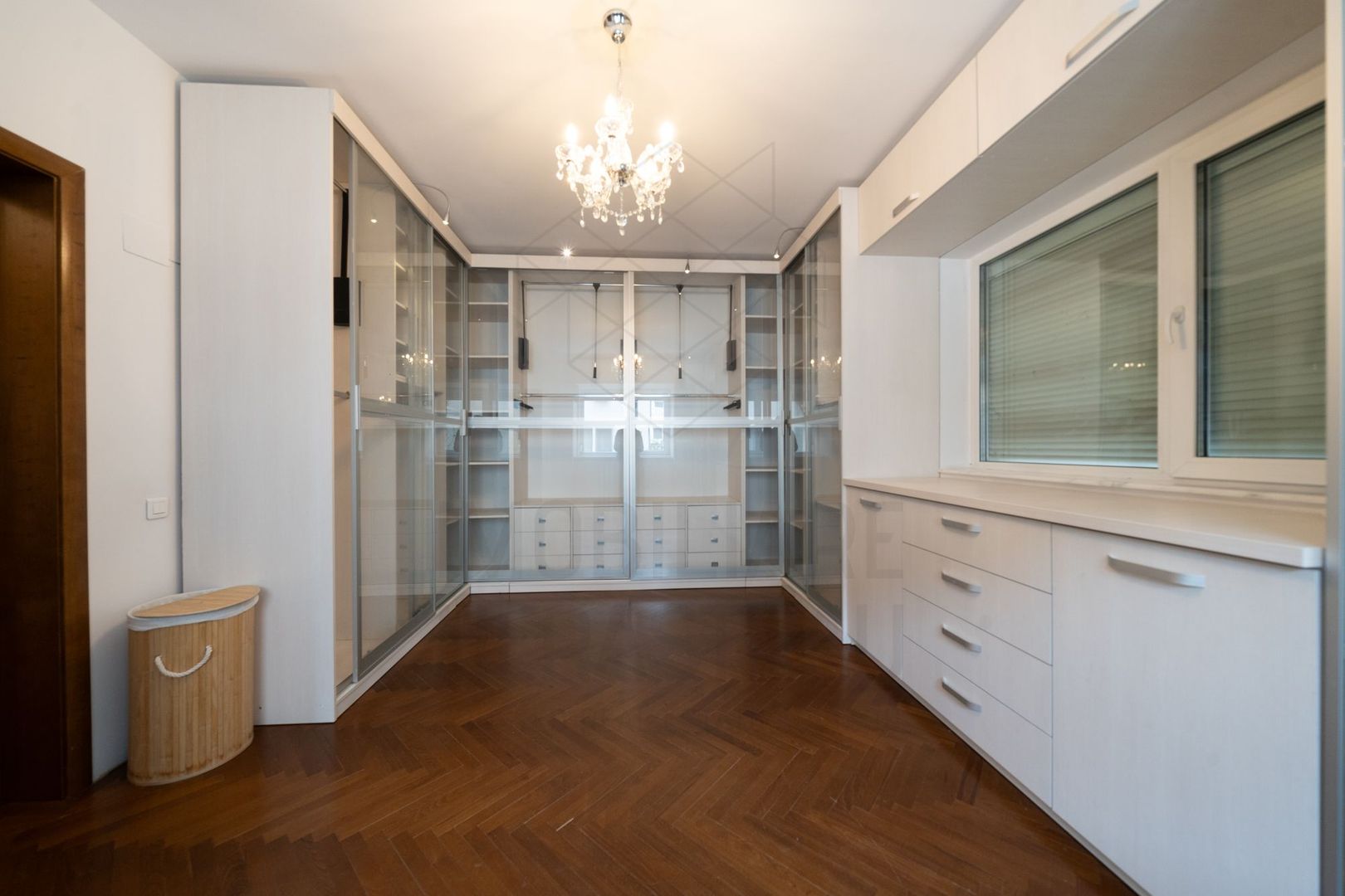 5 room House / Villa for sale, Herastrau area