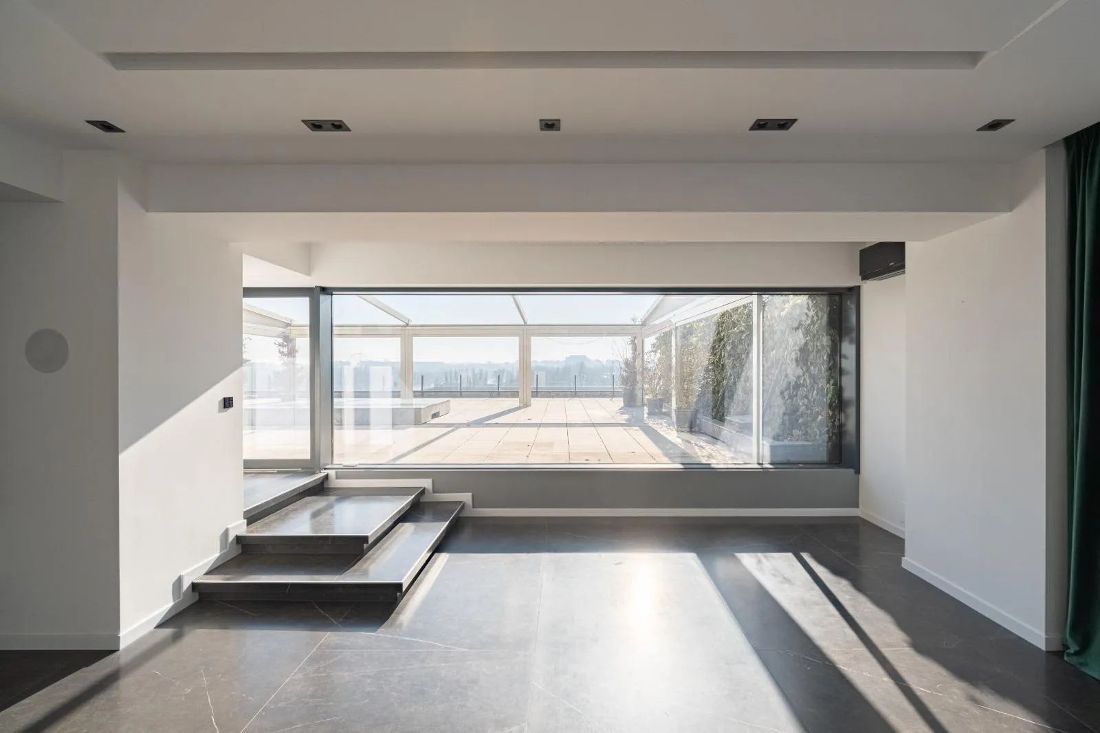 Laguna Residence | 4 Bedroom Luxury Penthouse with stunning View