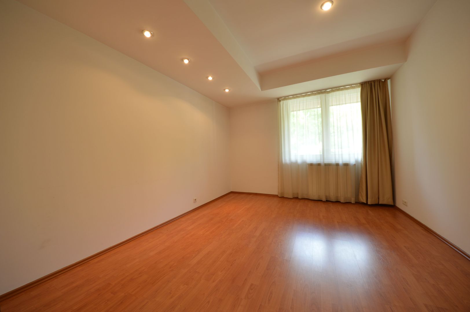 Apartament 3 camere, parcare, Herastrau Parc