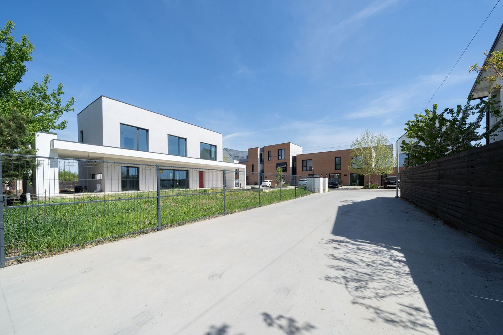 Vilă modernă în Corbeanca | Construcție solidă, 3 dormitoare + birou