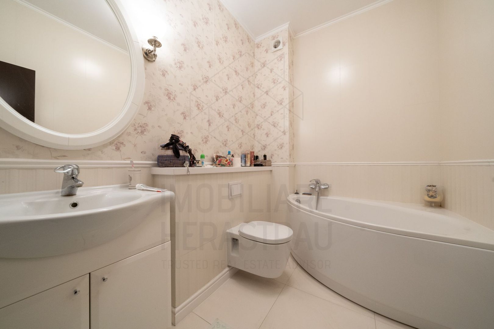 Soseaua Nordului | 4 camere spatioase | 2 locuri de parcare | Centrala proprie