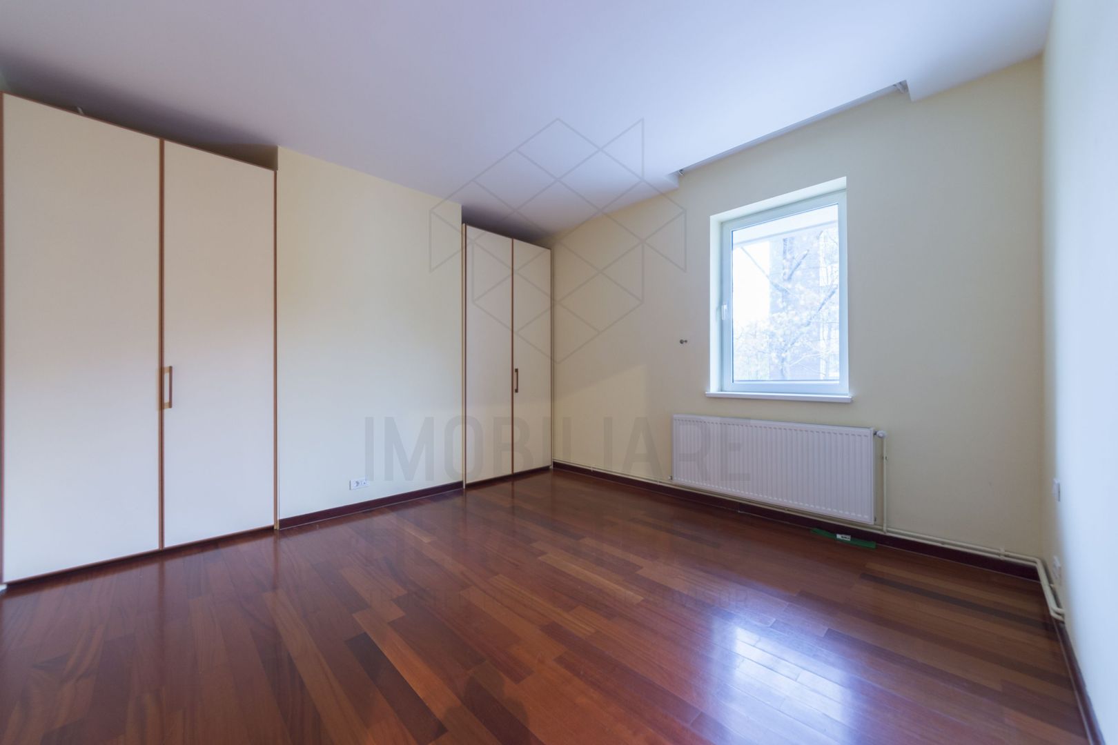 4 room Apartment for rent, Primaverii area