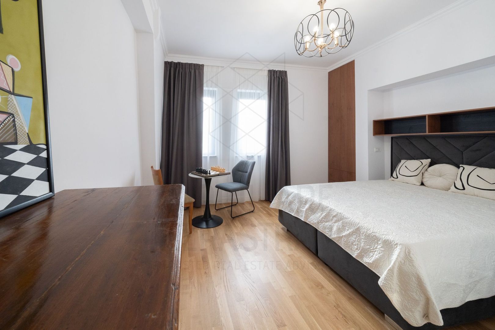 Calea Victoriei | Apartament superb si luminos, cu vedere deschisa
