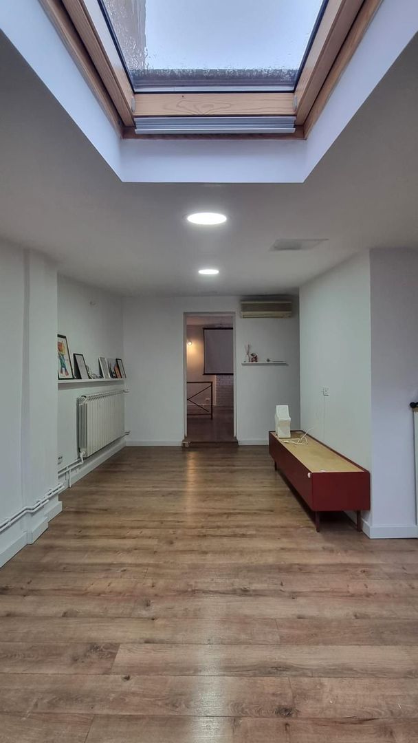 DOROBANTI | Birou creativ în vilă interbelică