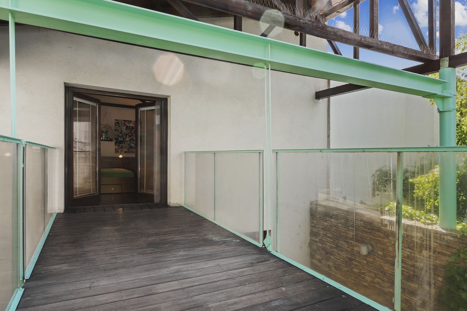 ARTSY LAKEFRONT VILLA | BANEASA