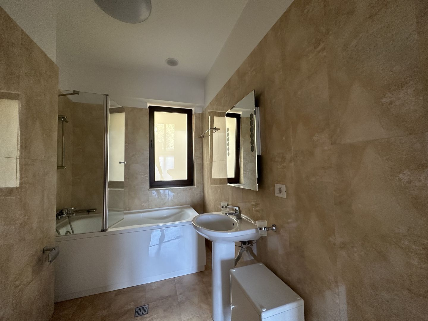 BEST DEAL French Village | Herastra | 4 rooms | 3 parking spaces