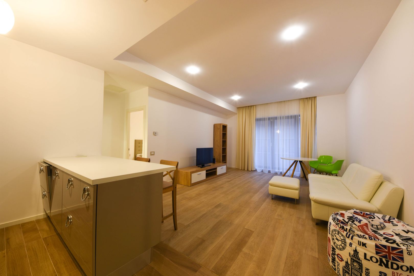 2 room Apartment for rent, Herastrau area