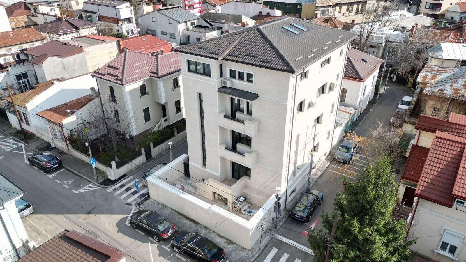 Vila neoclasica urbană | Palatul Parlamentului