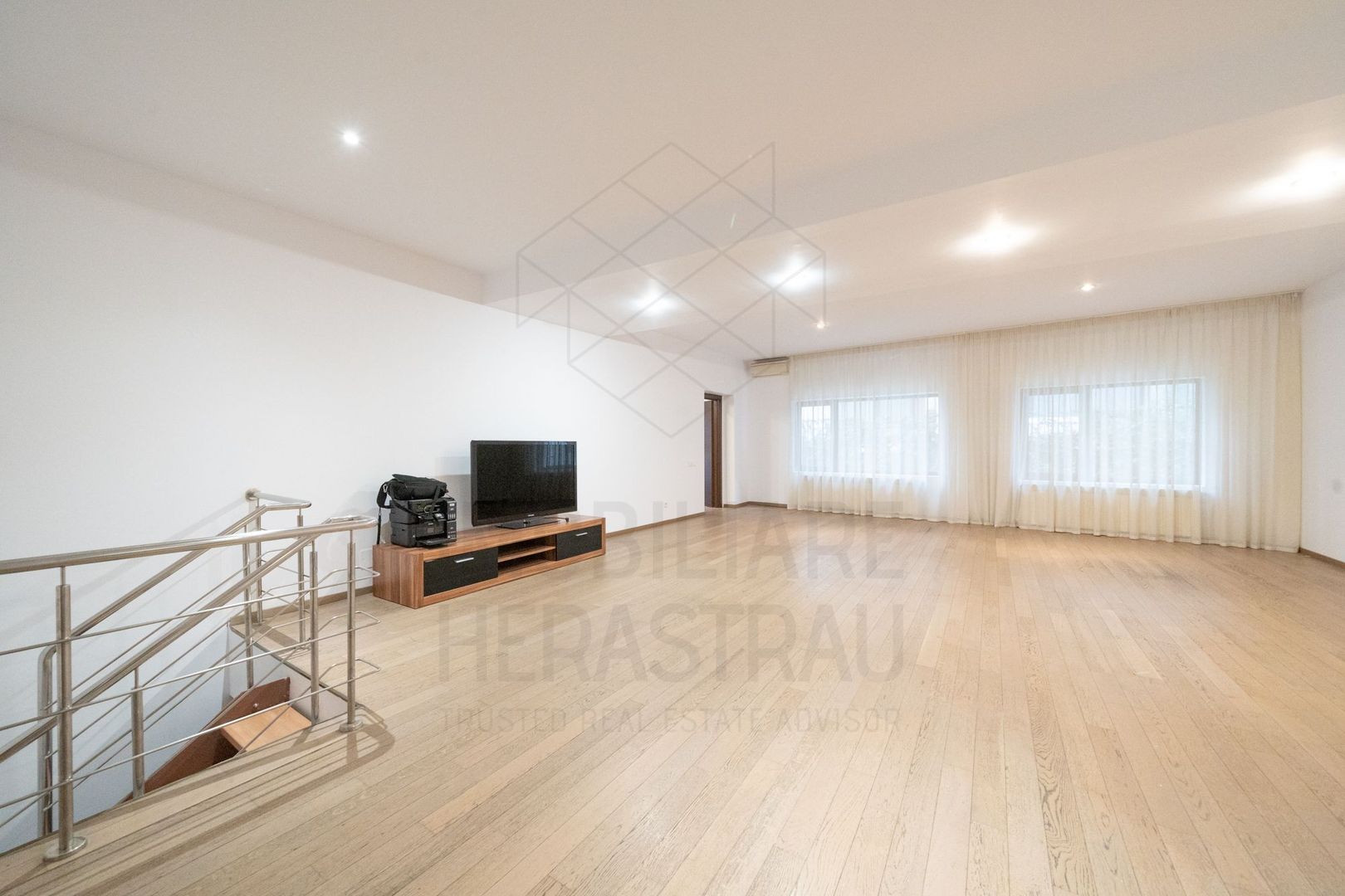 5 room Apartment for rent, Herastrau area