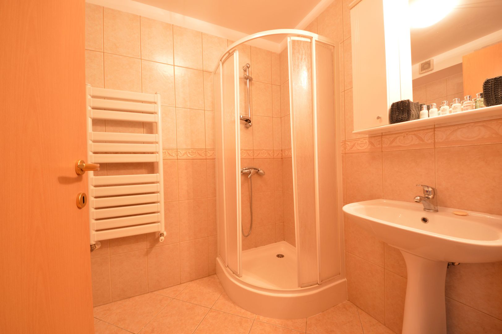 Apartament cu 4 camere de închiriat în zona Herastrau