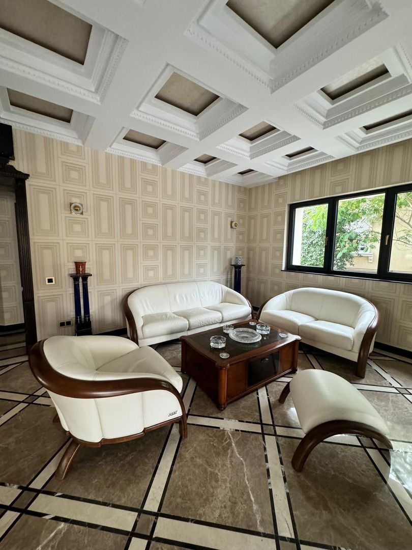 Vila neoclasica urbană | Palatul Parlamentului