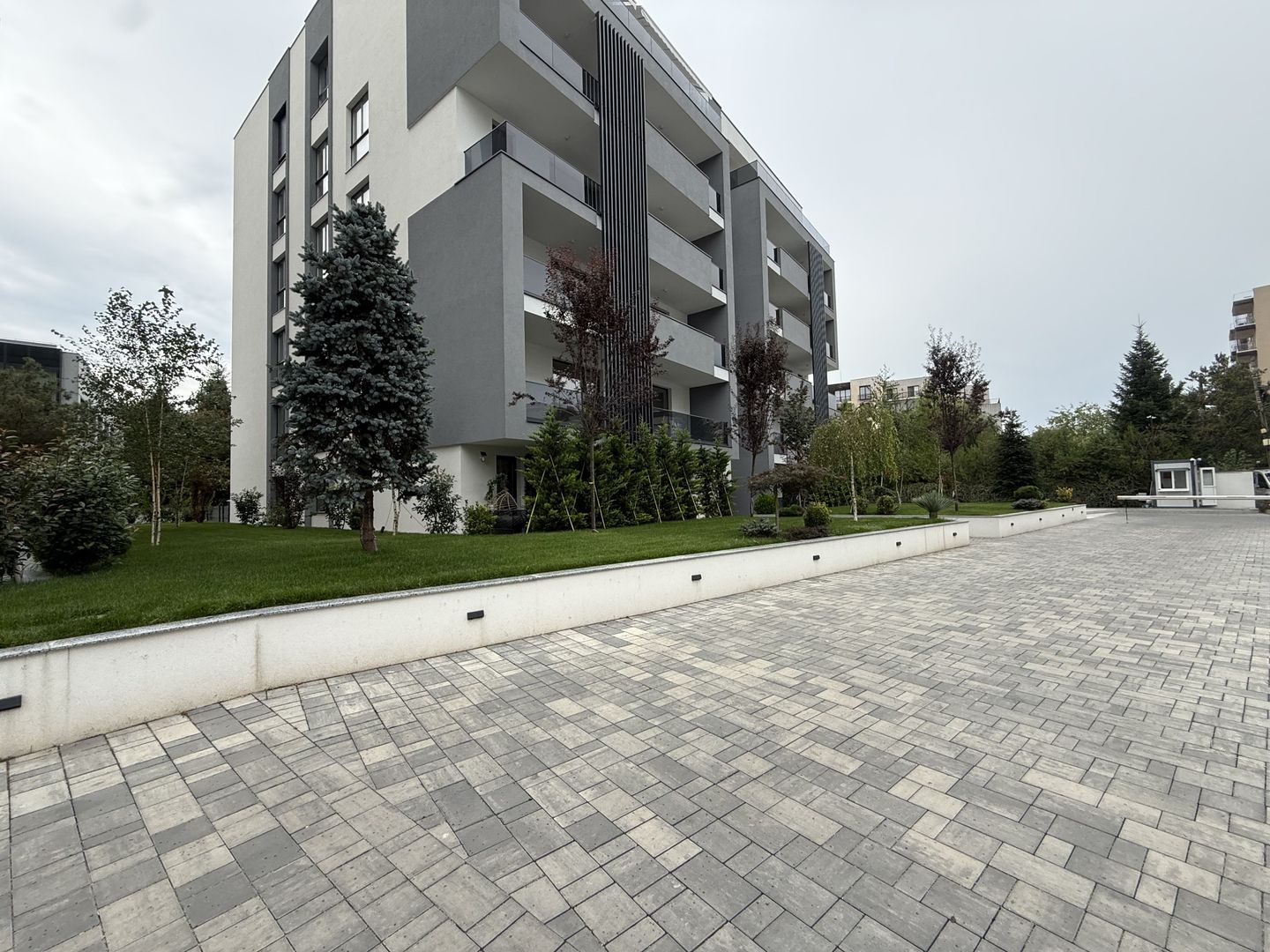 Apartament superb cu 4 camere si gradina privata – parter | 2 locuri de parcare