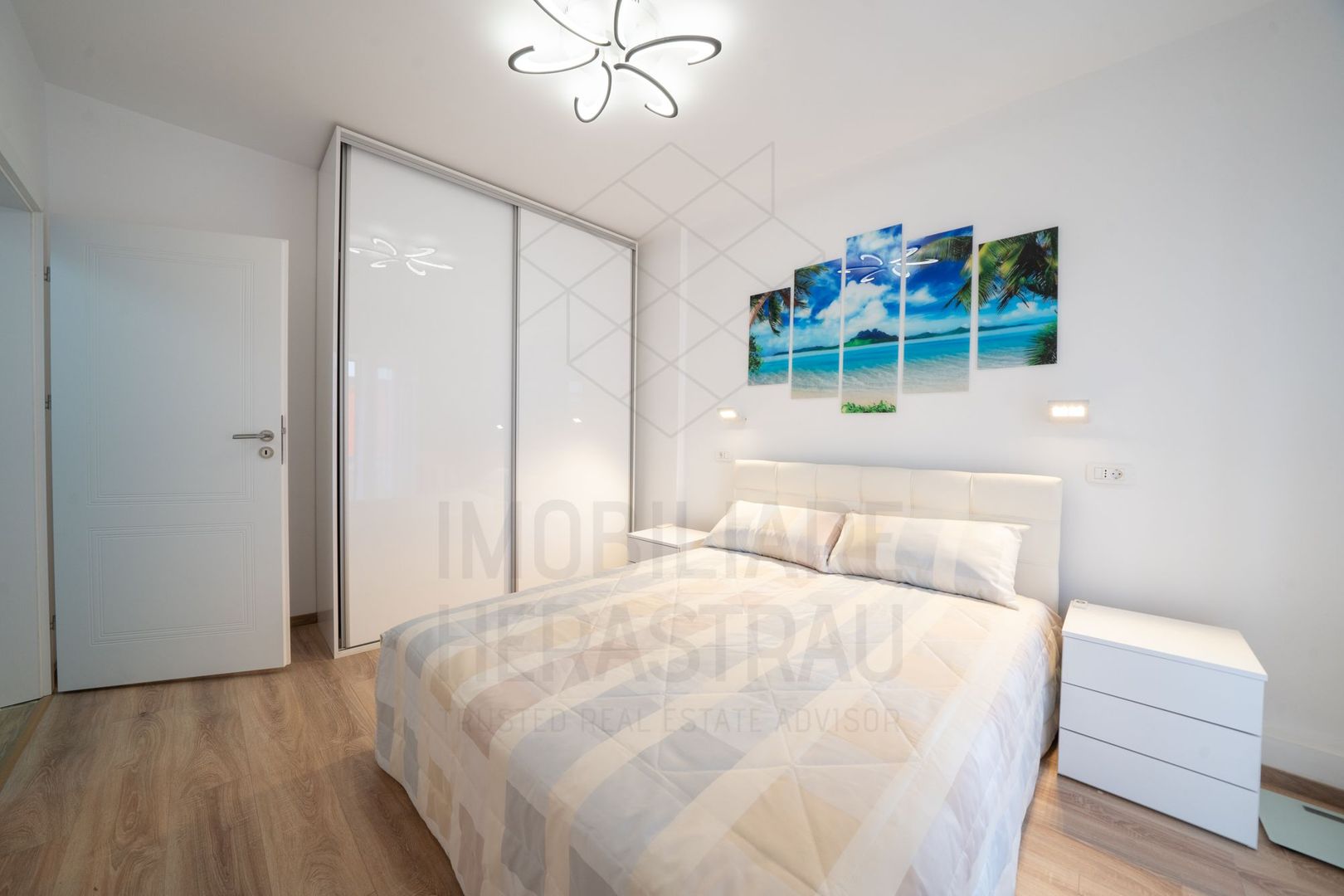 Renovatio Suite  | Apartament cochet | Garaj individual