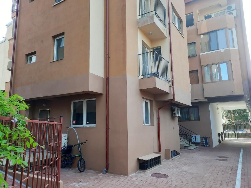 Stefan cel Mare Duplex 4 camere curte interioara Spatiu Birouri/Rezidential