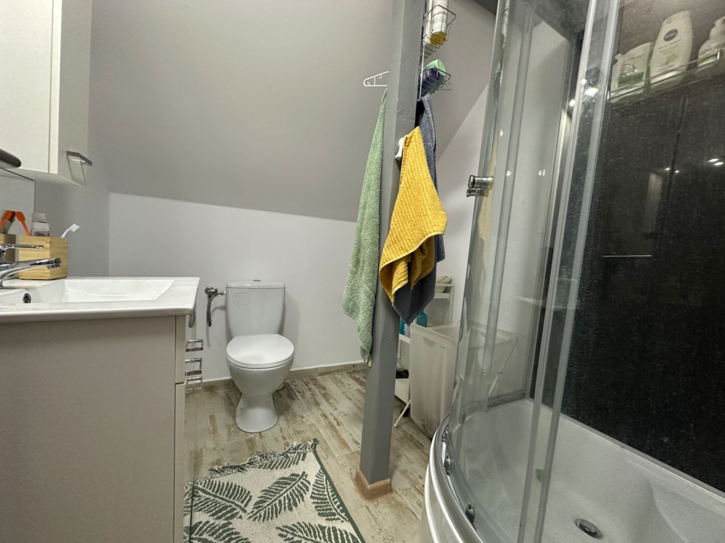 Vilă modernă în Corbeanca | Construcție solidă, 3 dormitoare + birou