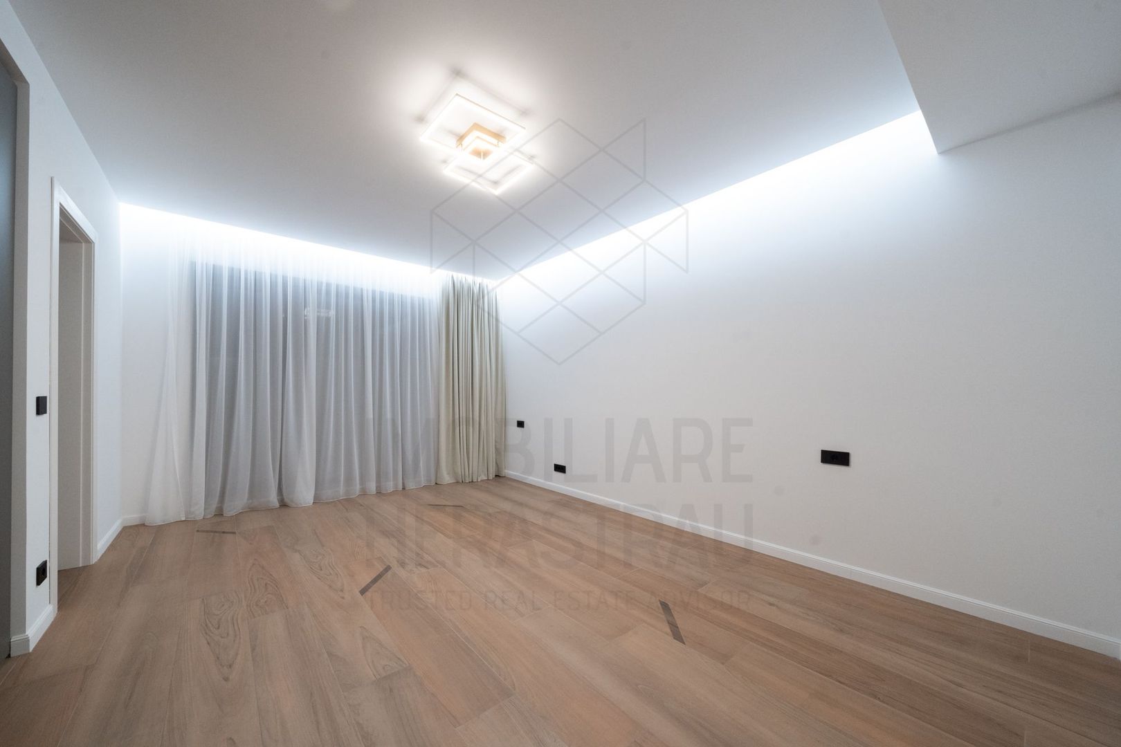 5 room Apartment for sale, Primaverii area