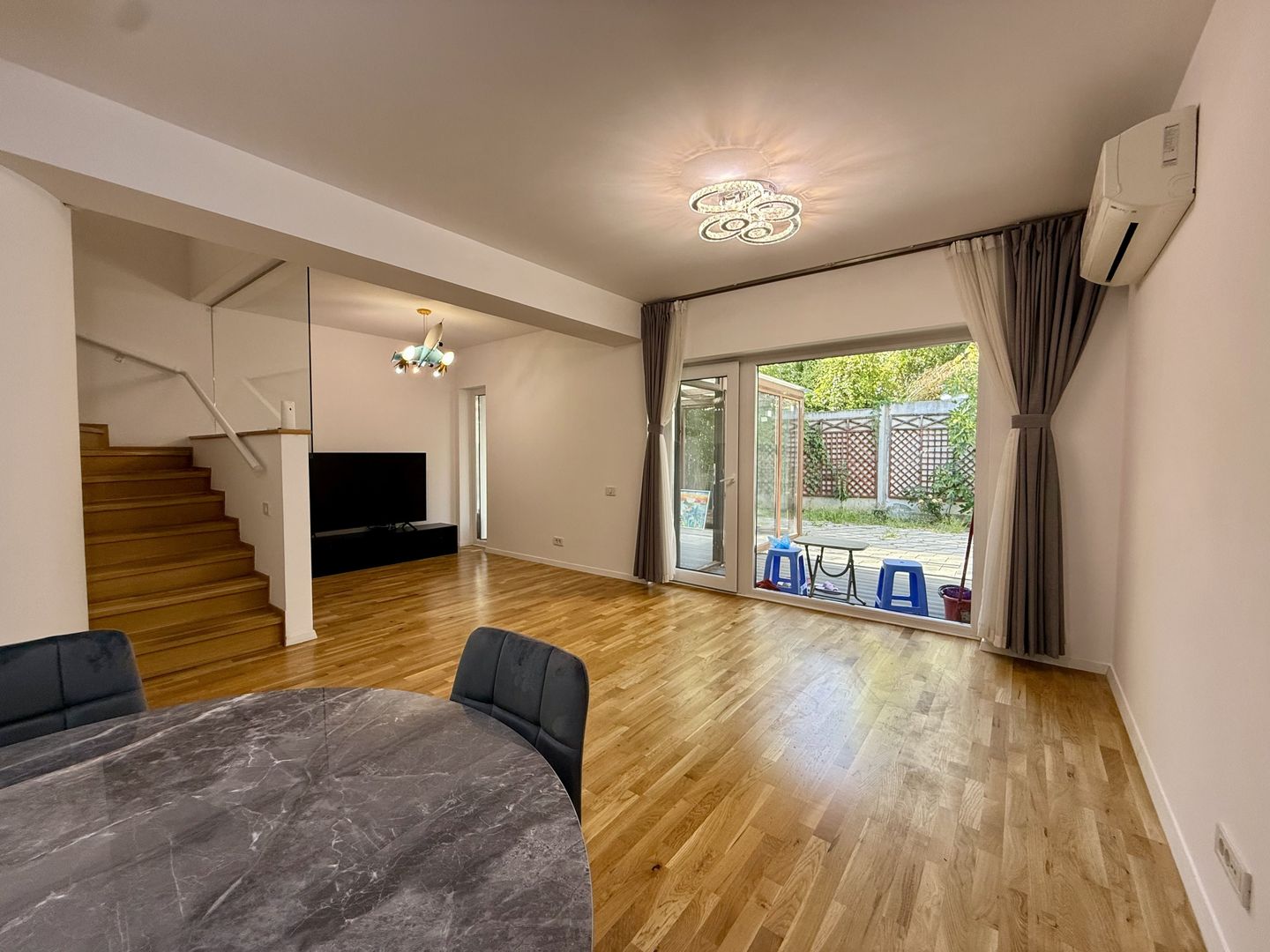 Vila superba de inchiriat | Catted Residence | Rond Omv | 2 locuri de parcare