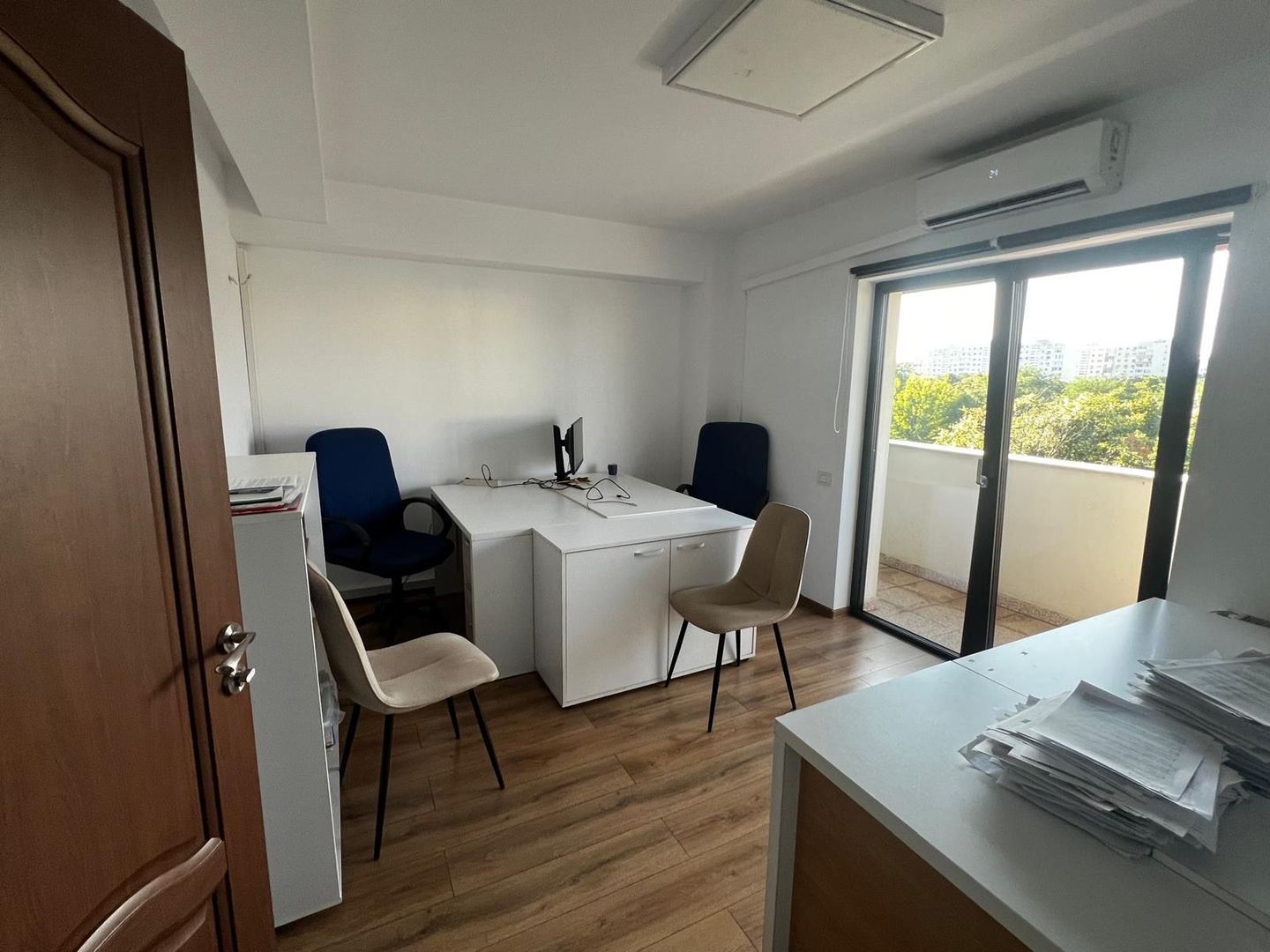 Clădire Boutique de Birouri | S+P+4E | Lift
