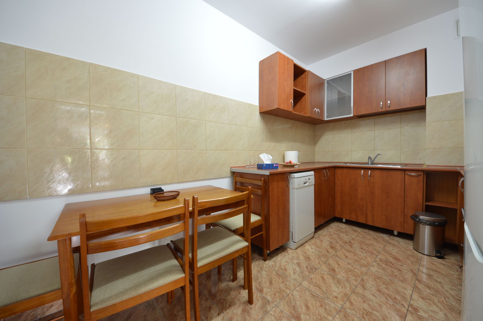 Apartament cu 4 camere de închiriat în zona Herastrau