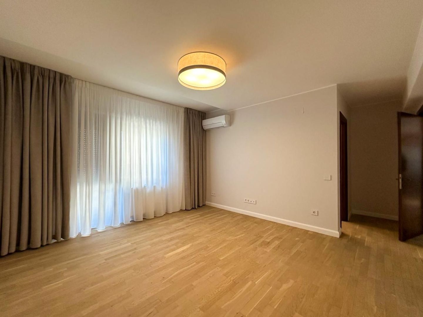 4 room Apartment for rent, Kiseleff area