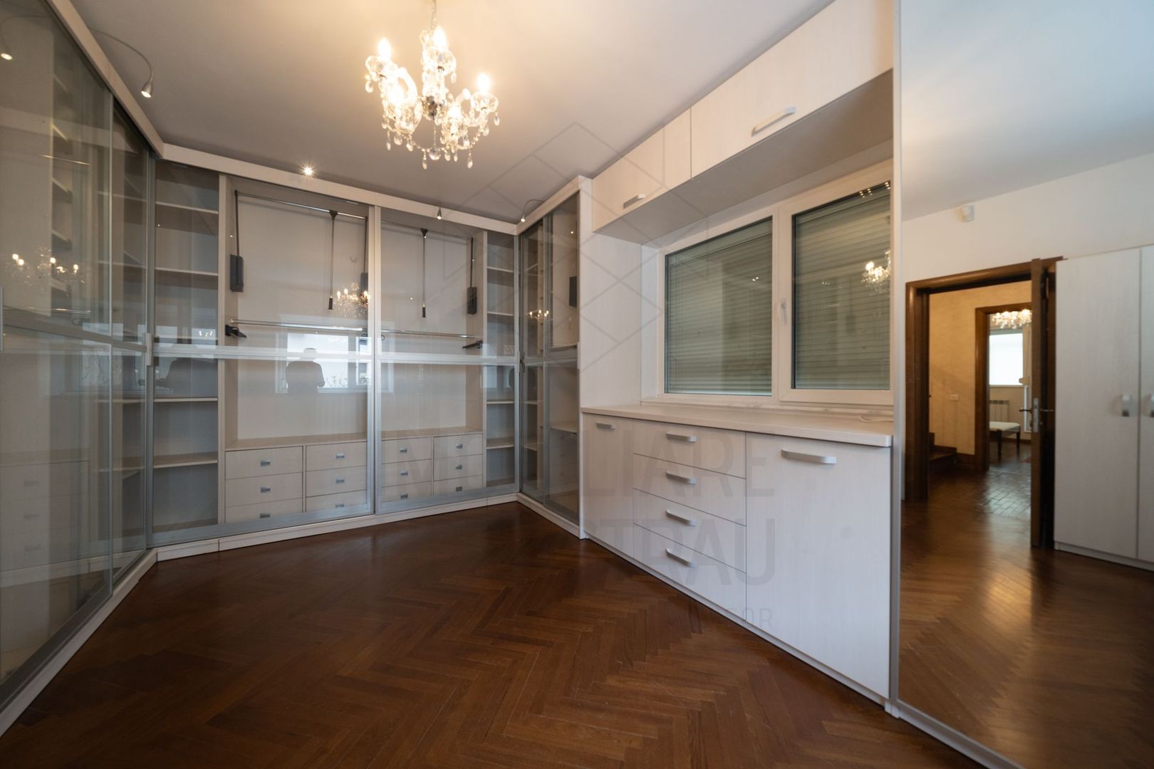 5 room House / Villa for sale, Herastrau area