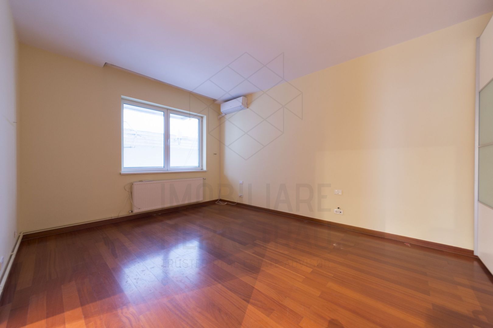 4 room Apartment for rent, Primaverii area