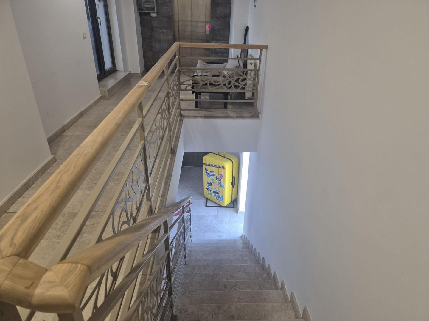 Clădire Boutique de Birouri | S+P+4E | Lift