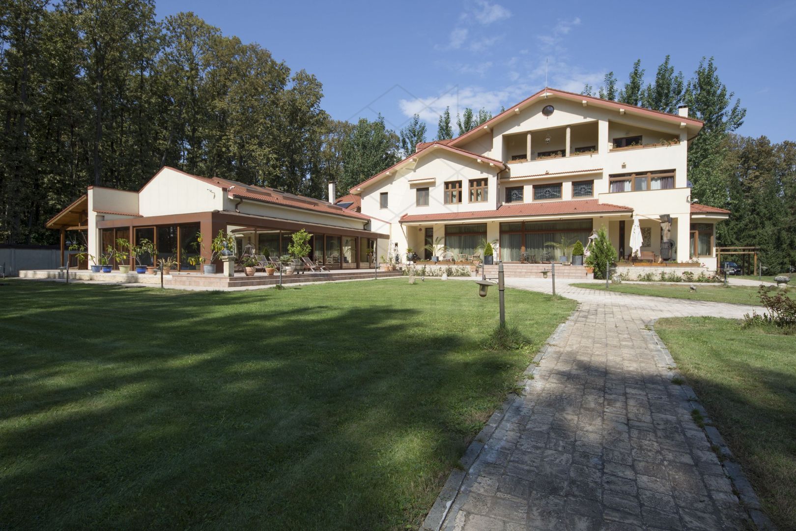 Elise Maison | Domeniu spectaculos în inima Pădurii Corbeanca