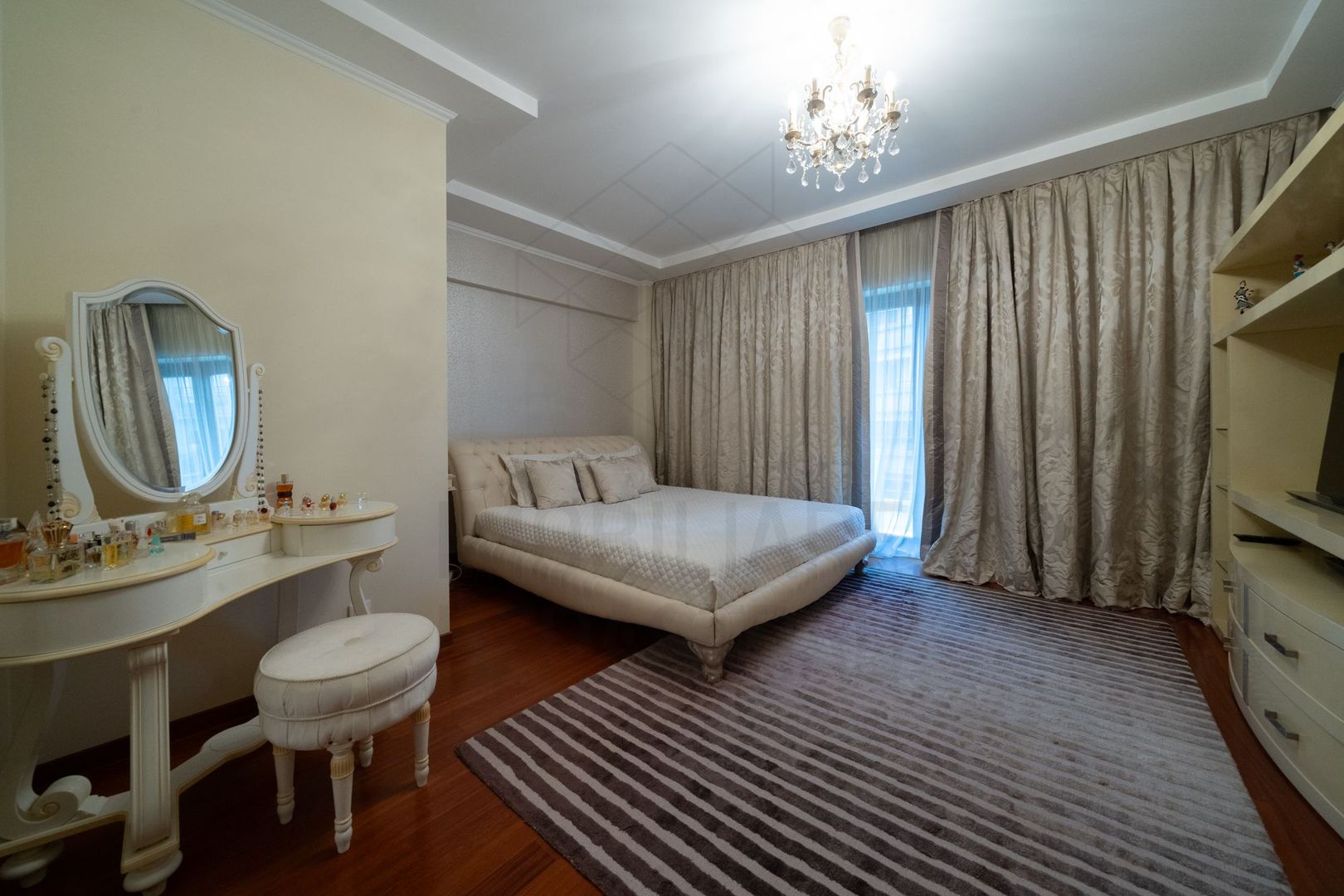 2 room Apartment for rent, Herastrau area