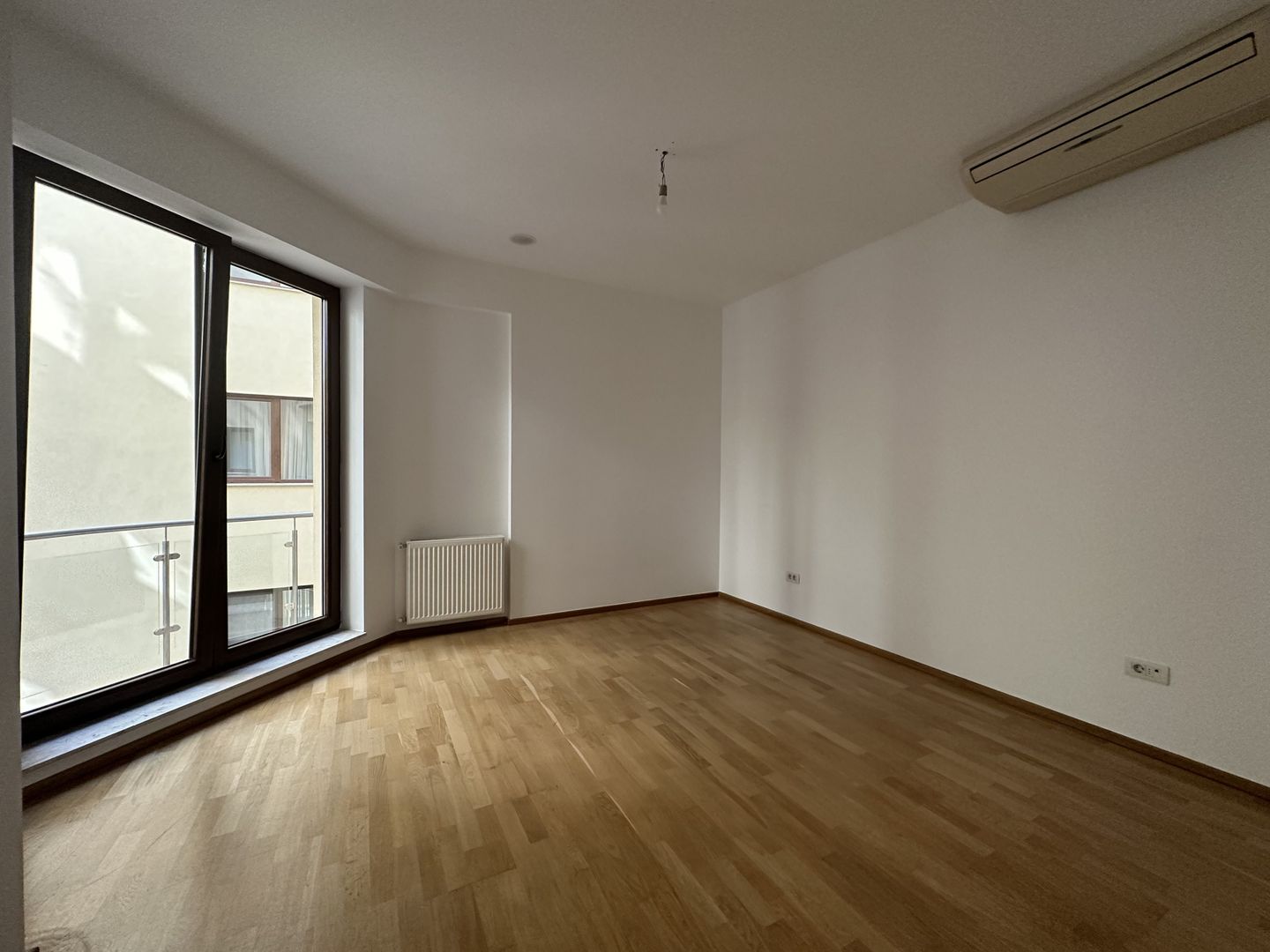 BEST DEAL Satul Francez | Herastrau | 4 camere | Vedere Parc | loc de parcare