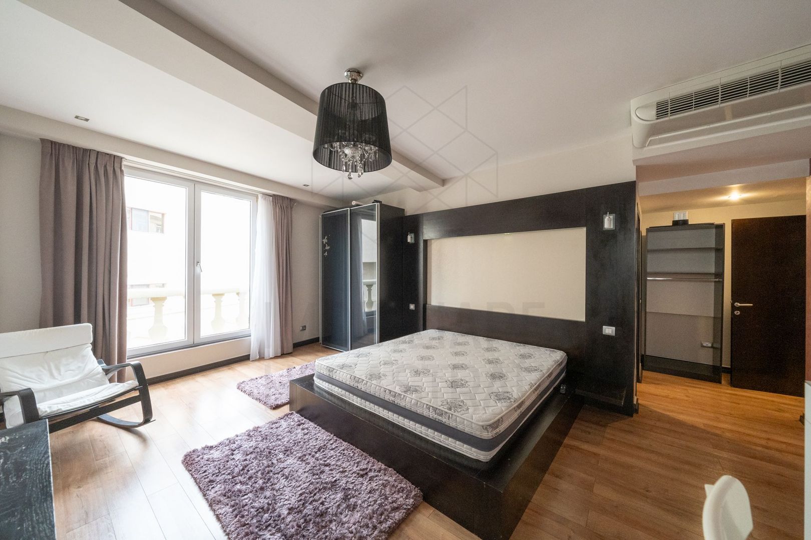 4 room Apartment for sale, Herastrau area