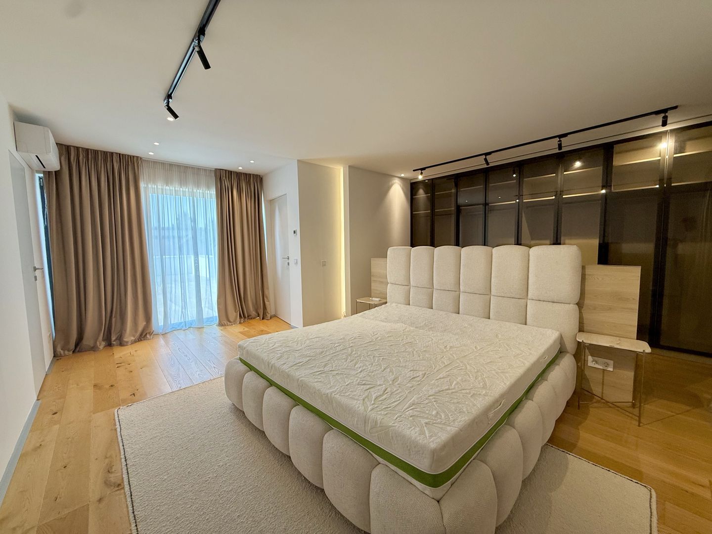 Vila moderna deosebita in Mogosoaia | Eleganta | Confort si spatiu