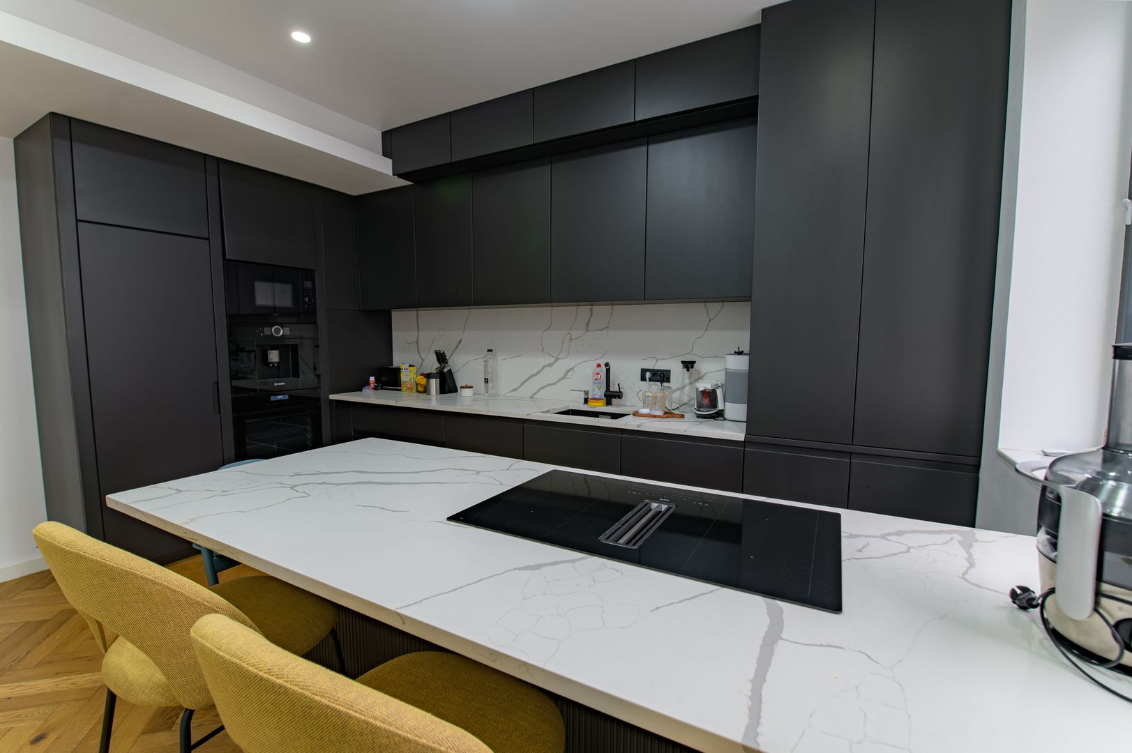 Apartament cu 4 camere de vânzare în zona Soseaua Nordului