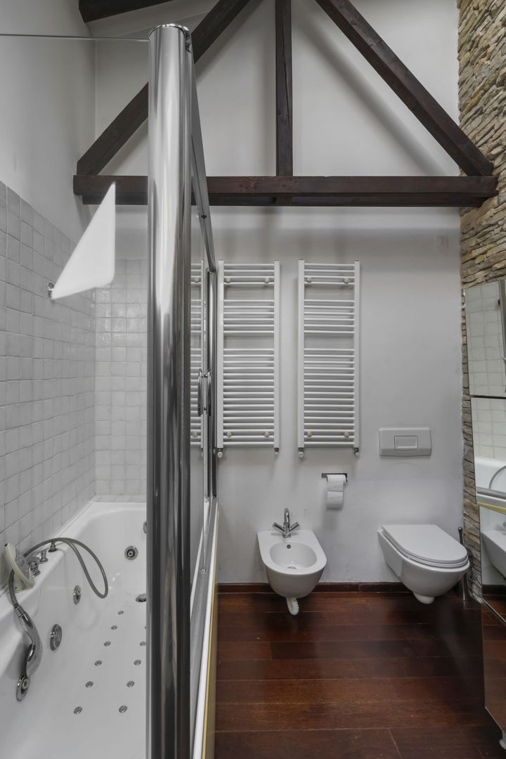 ARTSY LAKEFRONT VILLA | BANEASA
