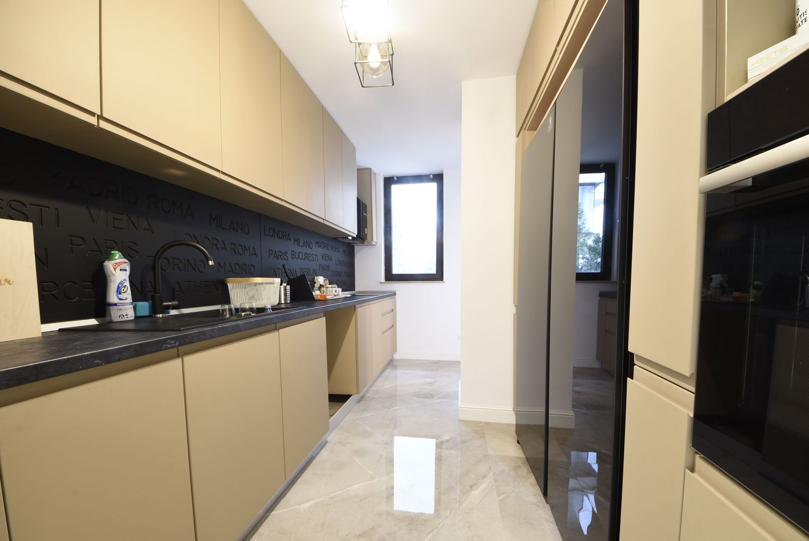 Apartament 2 camere foarte spatios | Loc parcare, boxa