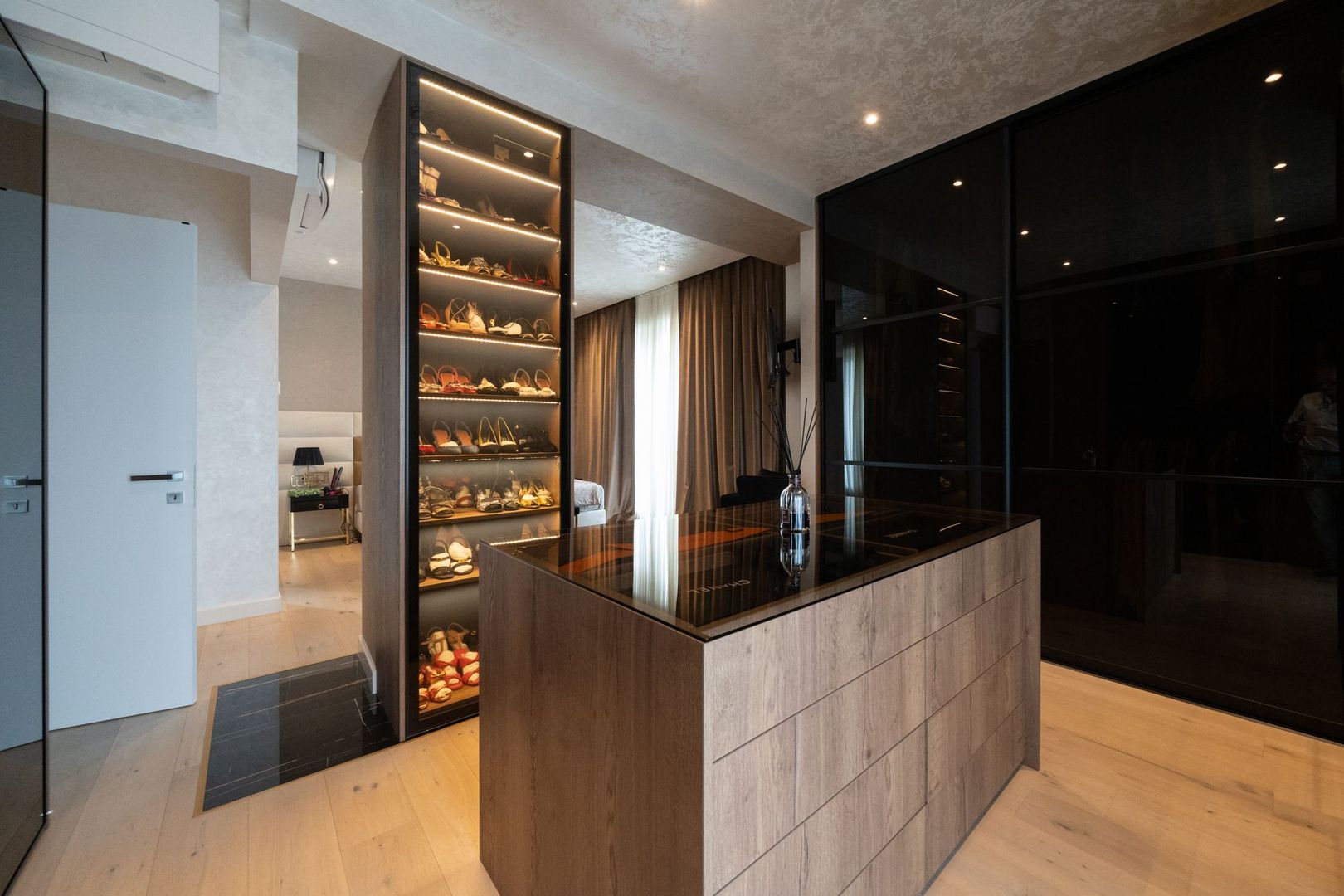 Vida Herastrau |  Luxury Apartments |  3 rooms for rent |  Parking