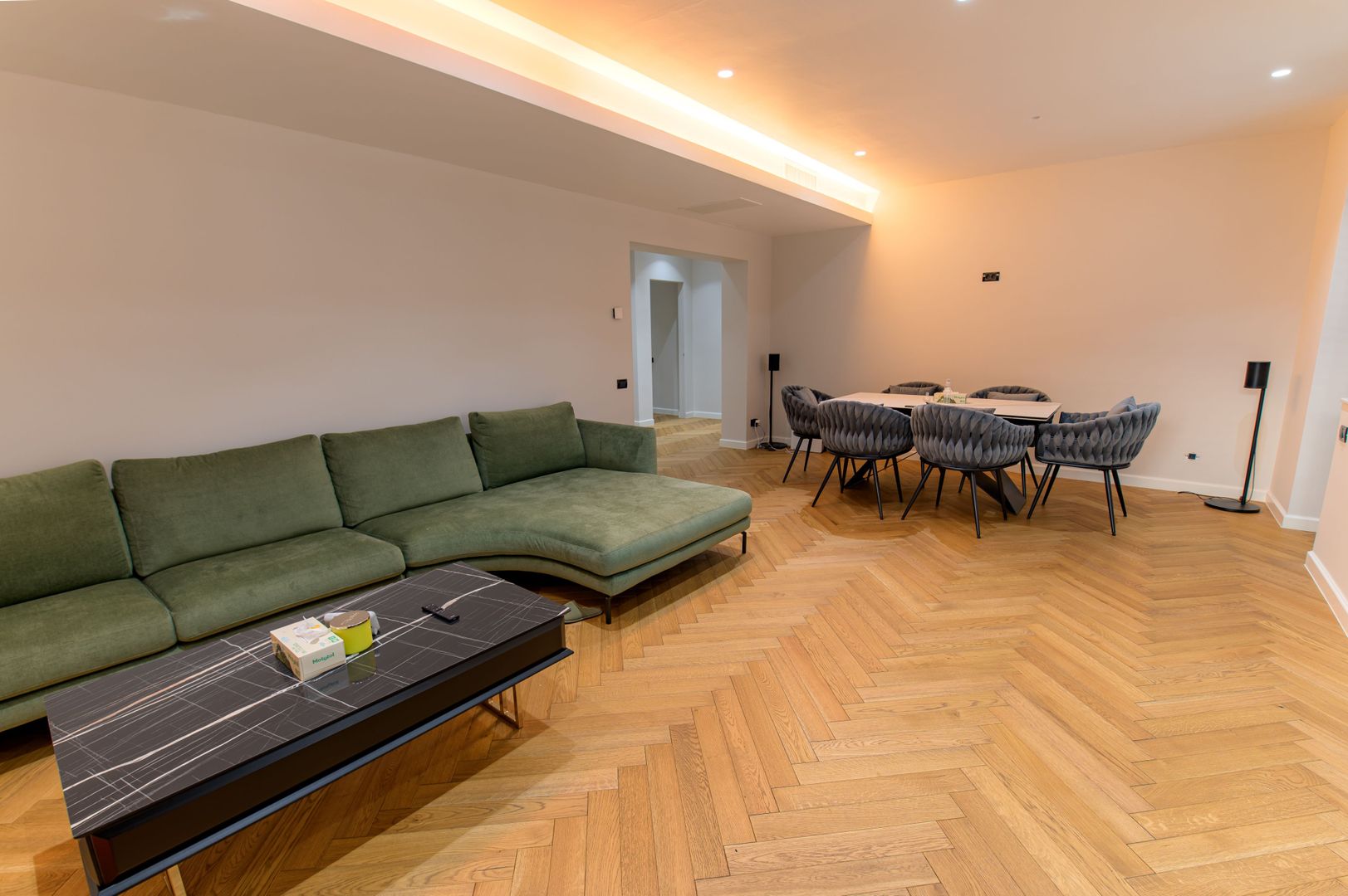 Apartament cu 4 camere de vânzare în zona Soseaua Nordului