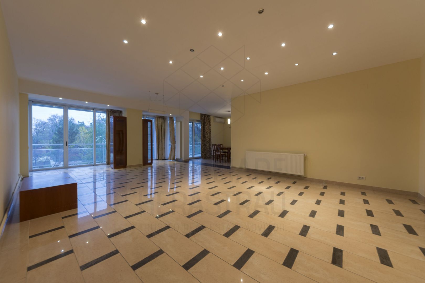4 room Apartment for rent, Primaverii area