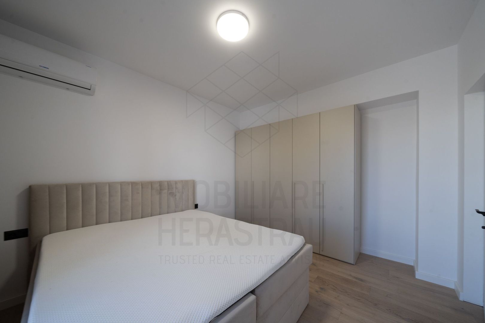 Apartament 3 camere Aviatiei | La 3 minute de metrou | Curte si gradina