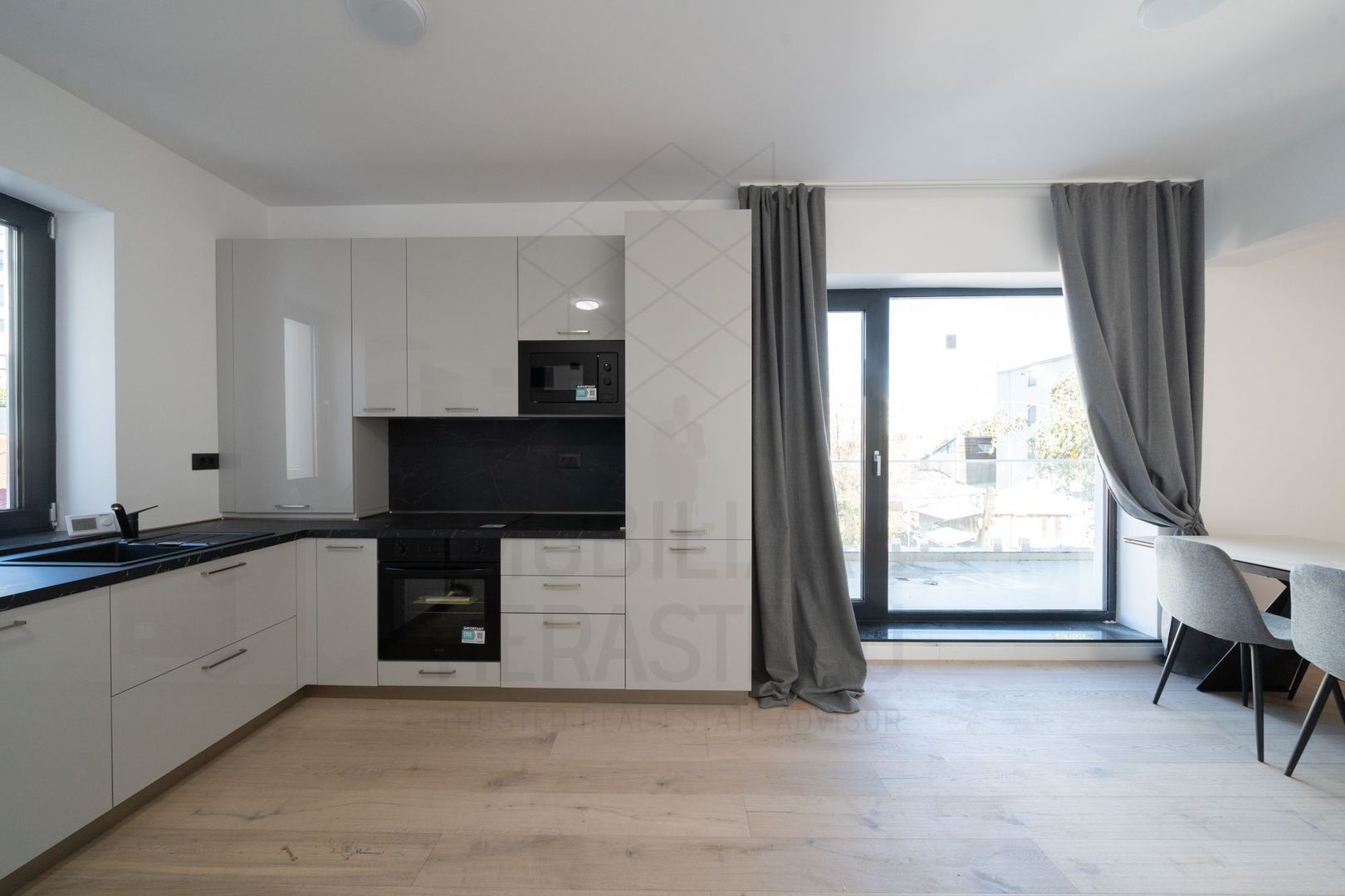 Apartament 3 camere Aviatiei | La 3 minute de metrou