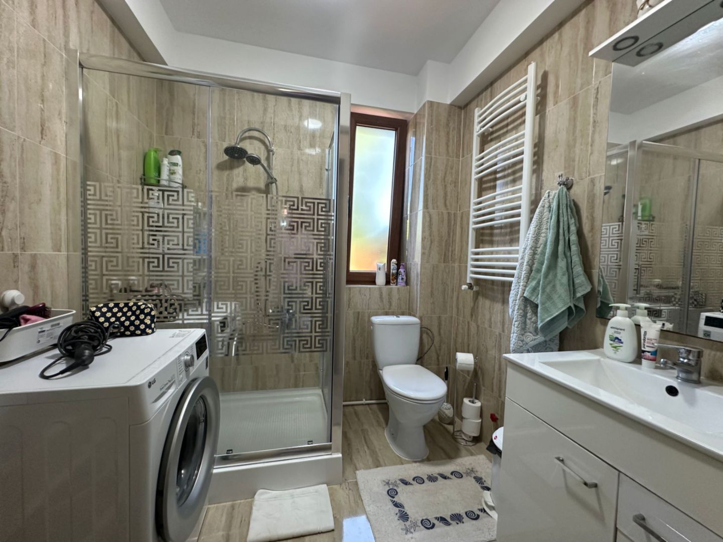 Vilă modernă în Corbeanca | Construcție solidă, 3 dormitoare + birou