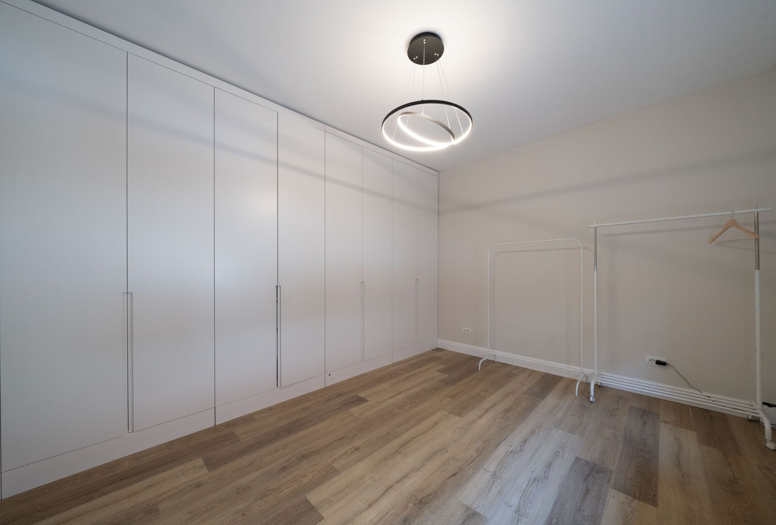 French Village | Aron Cotrus | 3 spacious rooms, parking and storage room